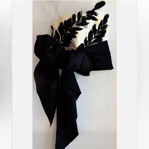 Oscar de la Renta bustier   Resort 2018 Runway Embroidered Bow Leaf  Bow Top